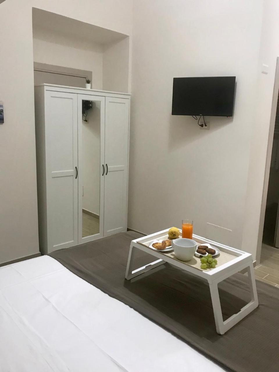 Bed and Breakfast Virgilio'S Garden Кастелламмаре-ди-Стабия Экстерьер фото